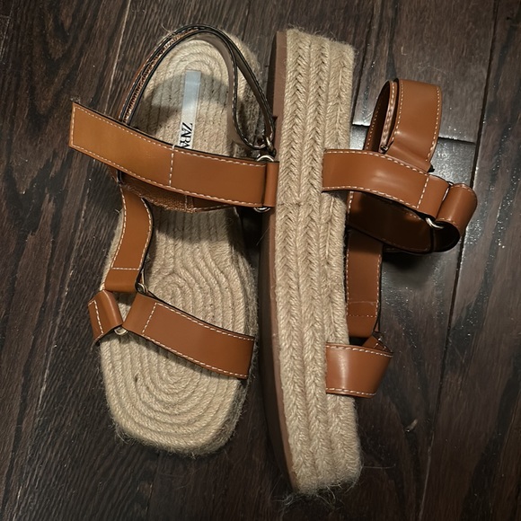 Zara Sandal - Picture 5 of 9
